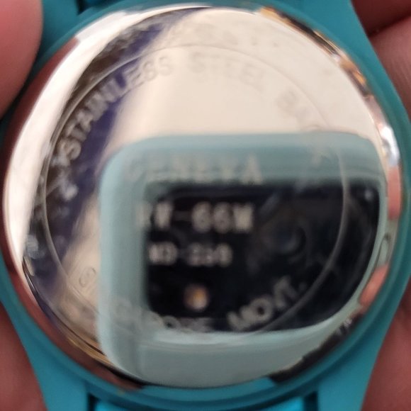 Geneva Watch Lot of 5 Blue Green Silicone Bands Untested No Batteries For Parts - Picture 9 of 15